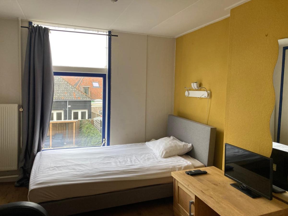 Rb Hostel Зиерикзее Екстериор снимка