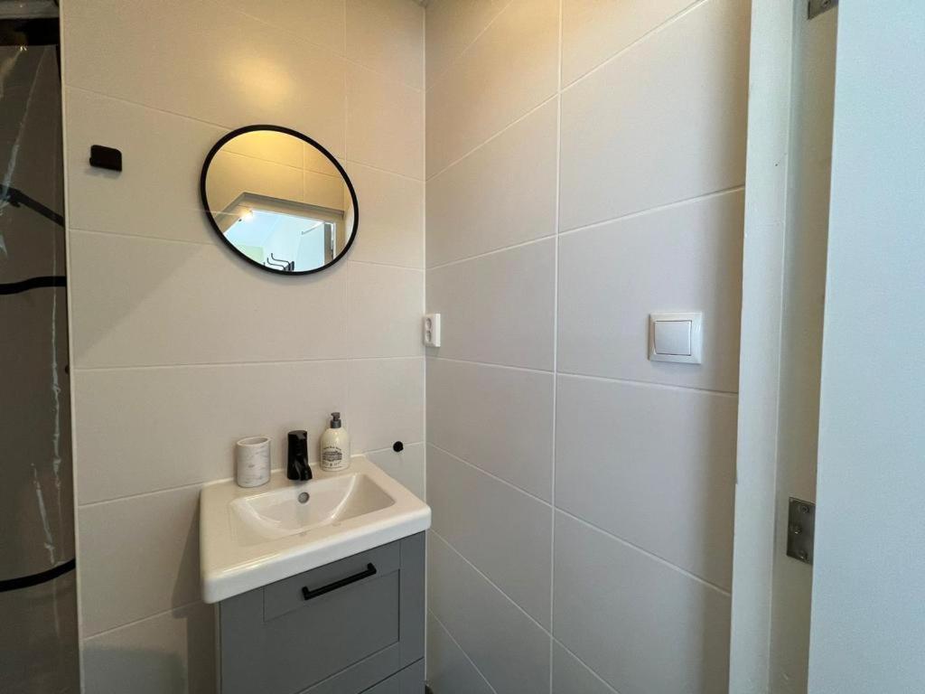 Rb Hostel Зиерикзее Екстериор снимка